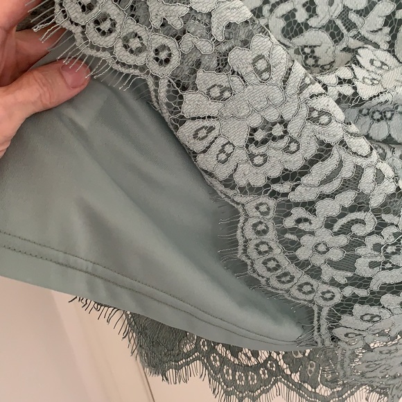 Romantic lined lace blouse. - Picture 5 of 7